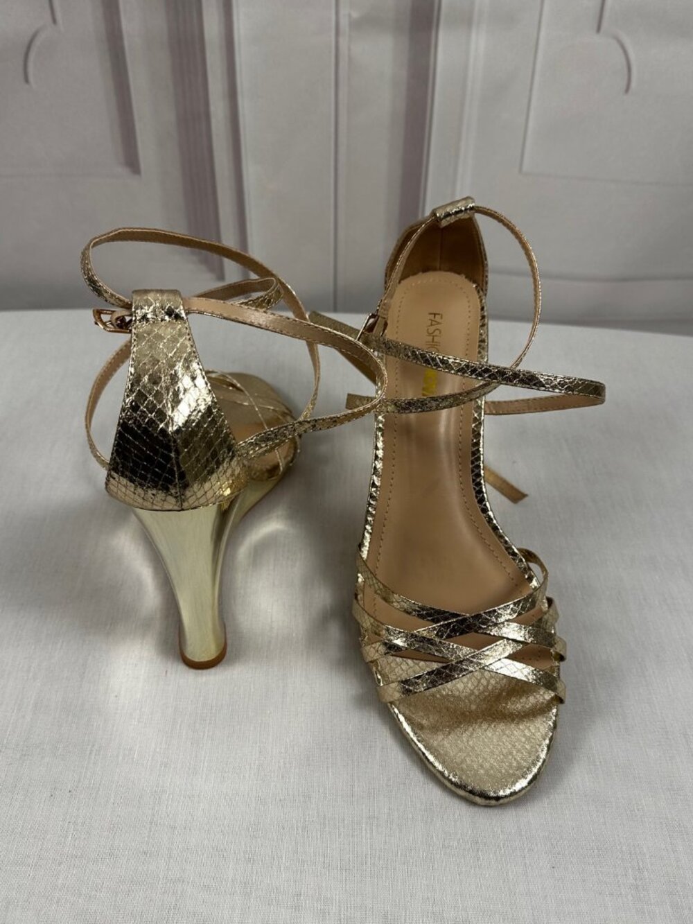 Nova - Size 8 - Gold